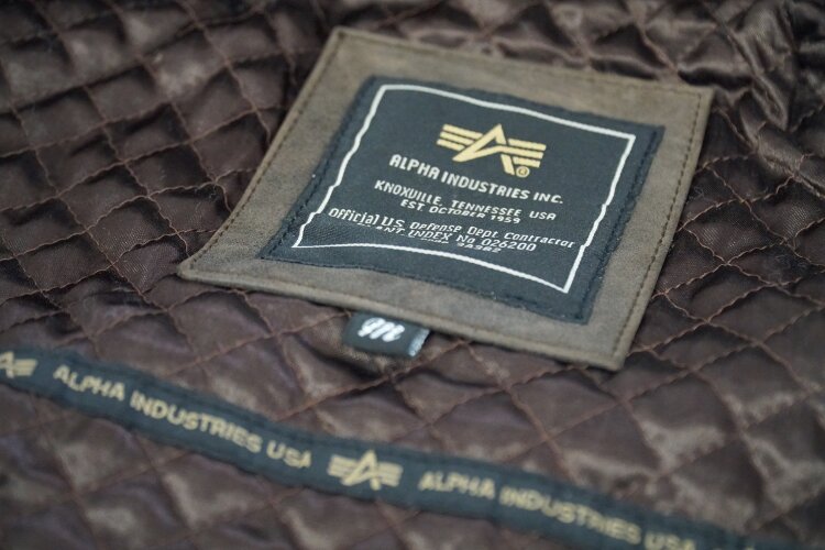 Кожаная куртка-бомбер Alpha Industries MA-1 Leather Flight Jacket (Brown)